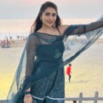 Vyoma Nandi Instagram - Beach waali Diwali 🪔 💙 Mumbai, Maharashtra