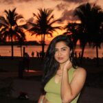 Vyoma Nandi Instagram - Magical Jamaican Sunset! How wonderful and colourful is our Mother Nature! In awe of its beauty! Requires no photoshop whatsoever 🥹