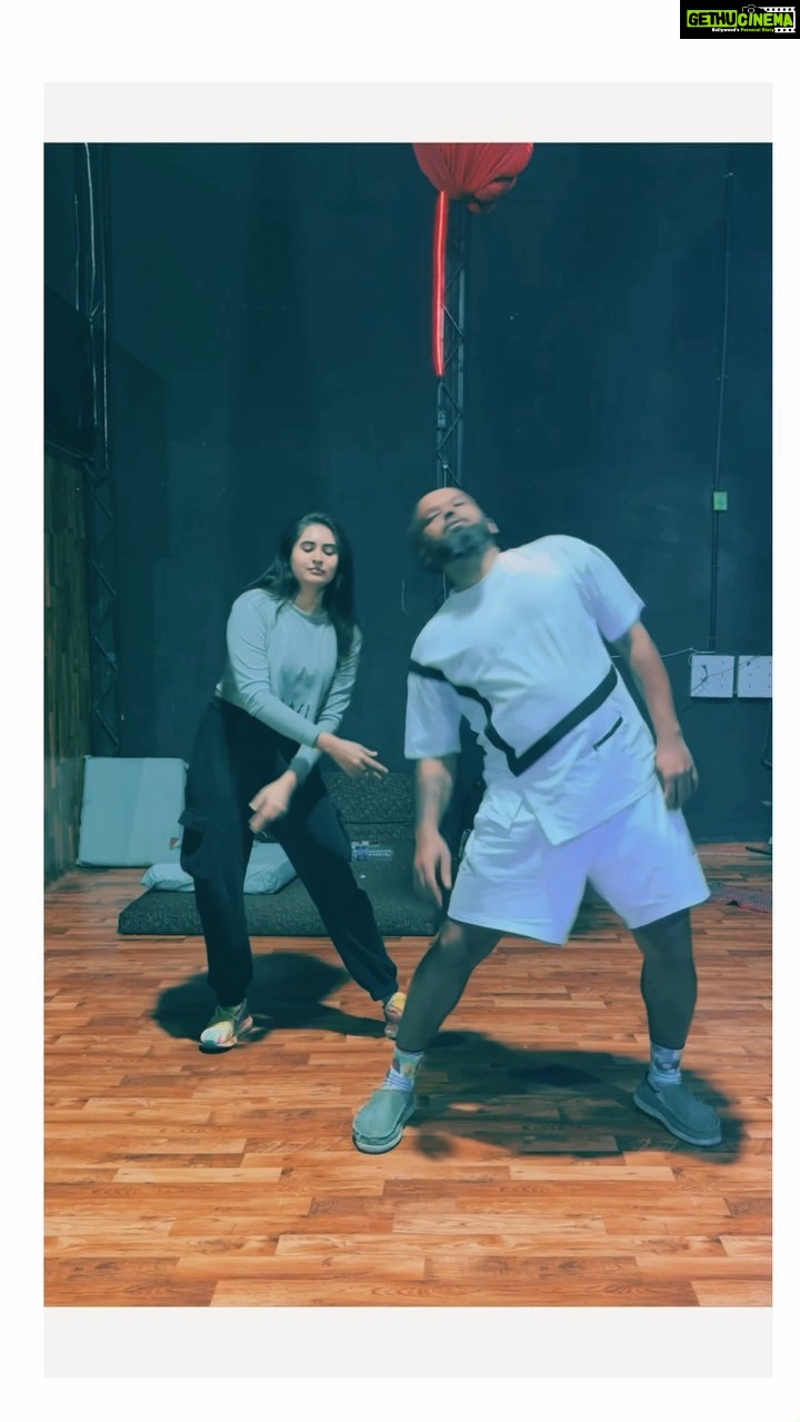 Vyoma Nandi Instagram - @dannydjf and his awesomeness! The best choreographer I know ❤️ Jamming and dancing after what felt like agessss!!!