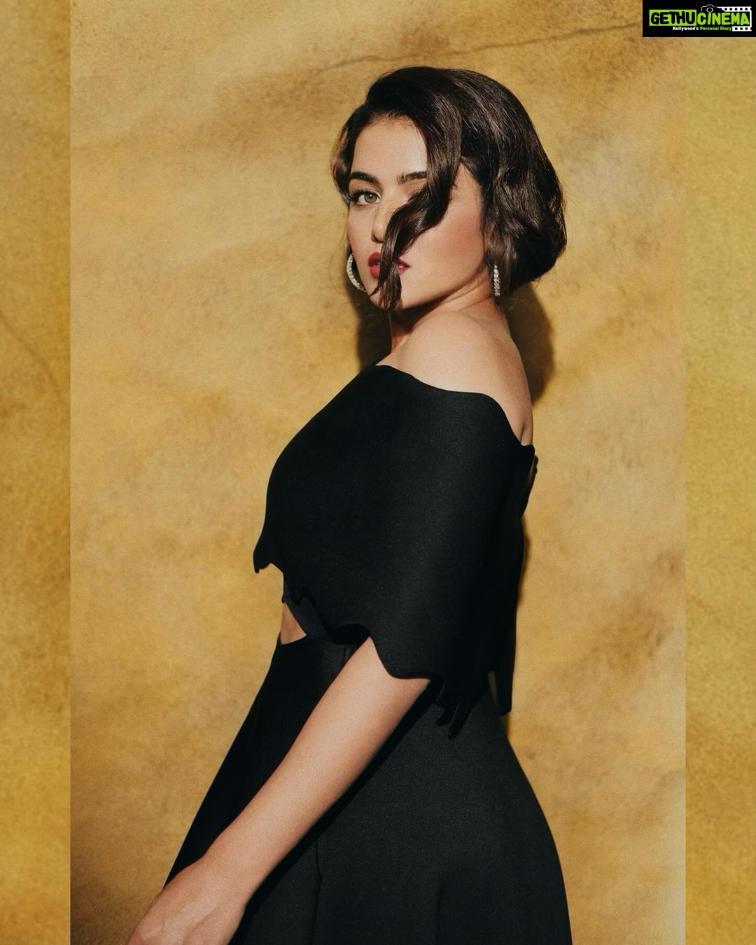 Wamiqa Gabbi Instagram - Be loving towards yourself, then you will be able to love others too ๐ผ . Outfit: @ozeqo @dipublicrelations Footwear: @nidhibhandari_official Styled By: @hemlataa9 @stylebyhemlataa Assisted By: @saloni142_ Makeup By : @taskeen_c Hair By : @kimberlyychu Photographer : @harshjanii