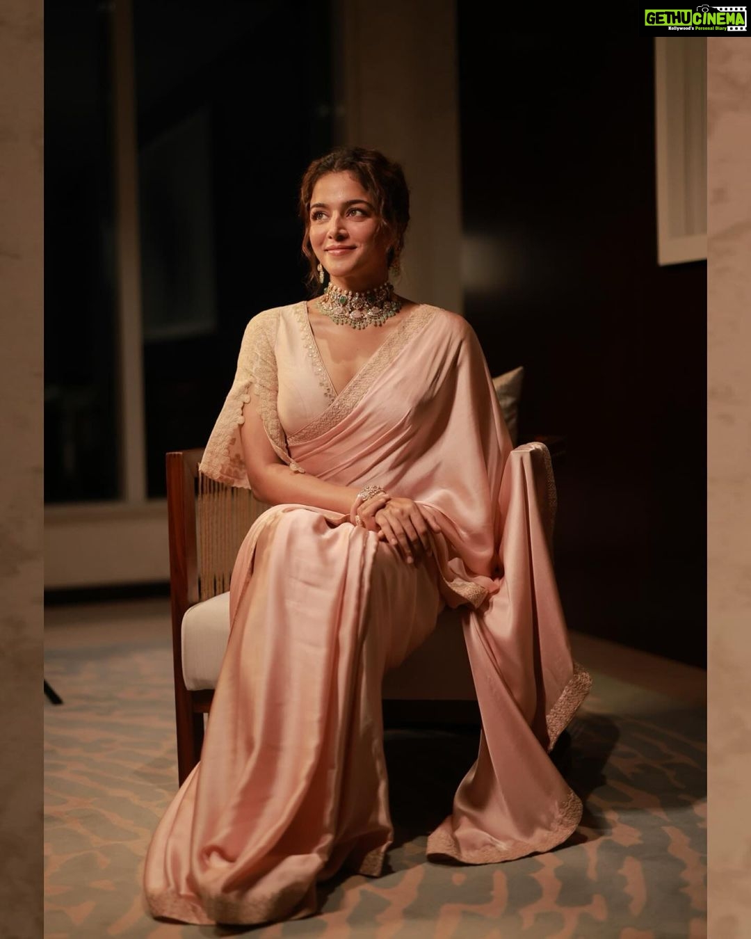 Wamiqa Gabbi Instagram - What a beautiful night that was ♥️ Thank you @kalyanjewellers_official ✨ . Jewellery @kalyanjewellers_official Wearing @devnaagri @vandafashionagency Styled by @ekalakhani Style team @itsfatimabaluch @mayuri_srivastava Hair @forum.gotecha Makeup @cocoballucci_ Photographer @mr_darklab