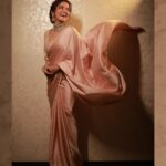 Wamiqa Gabbi Instagram - What a beautiful night that was ♥️ Thank you @kalyanjewellers_official ✨ . Jewellery @kalyanjewellers_official Wearing @devnaagri @vandafashionagency Styled by @ekalakhani Style team @itsfatimabaluch @mayuri_srivastava Hair @forum.gotecha Makeup @cocoballucci_ Photographer @mr_darklab