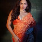 Wamiqa Gabbi Instagram - हर धड़कन हर साँस पे पहरा रखता है, सीने में जासूस है पीछा करता है… . Styled by : @mohitrai with @tarangagarwalofficial Assisted by : @roshni0819 Outfit: @toraniofficial Hair : @reshammordani Makeup : @cocoballucci_ Photographer : @nishantt.01