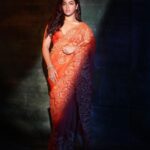 Wamiqa Gabbi Instagram - हर धड़कन हर साँस पे पहरा रखता है, सीने में जासूस है पीछा करता है… . Styled by : @mohitrai with @tarangagarwalofficial Assisted by : @roshni0819 Outfit: @toraniofficial Hair : @reshammordani Makeup : @cocoballucci_ Photographer : @nishantt.01
