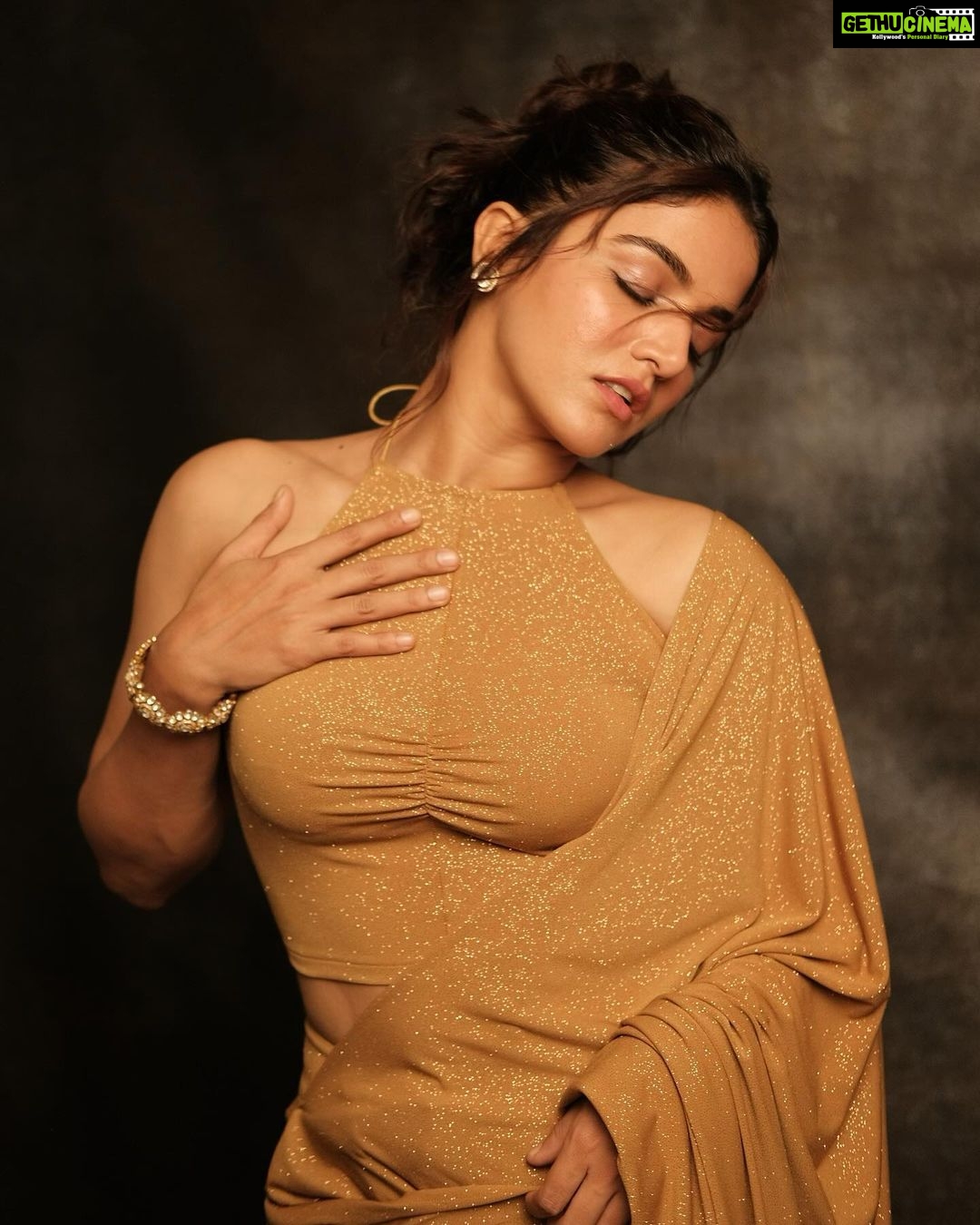 Wamiqa Gabbi Instagram - A woman is to be loved, not understood ✨ . Styled by : @mohitrai with @tarangagarwalofficial Assisted by : @roshni0819 Outfit: @431_88 @shwetakapur Hair : @reshammordani Makeup : @forum.gotecha Photographer : @harshjanii