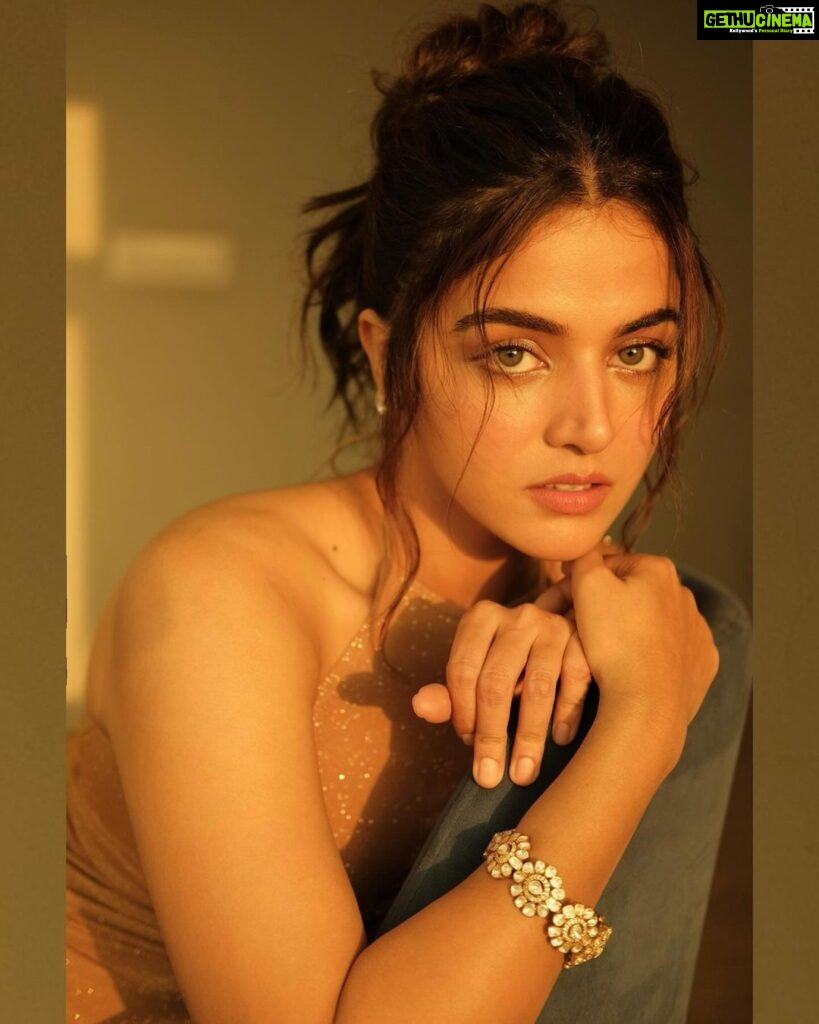 Wamiqa Gabbi Instagram - Ego is the root of all evil. Destroy your Raavan from your heart. Become the Ram of your own life 🧡 #HappyDussehra
