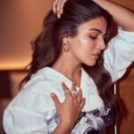 Wamiqa Gabbi Instagram - स्त्री सबको पसंद है पर उसकी स्वतंत्रता किसी को पसंद नहीं - ओशो . Styled by : @mohitrai with @shubhi.kumar @tarangagarwalofficial Assisted by : @roshni0819 Outfit: @nikita_karizma Hair : @kimberlyychu Makeup : @forum.gotecha Photographer: @dieppj