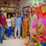 Yamini Singh Instagram - Bappa🩵 Thanks for inviting us @rajkumarrpandeyforever sir😇@pradeeppandey_chintu Sakha🤍