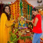 Yamini Singh Instagram – भक्ति गणपति, शक्ति गणपति
सिद्दी गणपति
लक्ष्मी गणपति महा गणपति
देवो में श्रेष्ठ मेरे गणपति
गणेश चतुर्थी की हार्दिक बधाई । 🤍 Andheri West