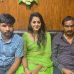Yamini Singh Instagram - जय माता दी!! कल बिहटा पटना मे स्टार ब्यूटी सैलून के ओपनिंग मे अभिनेत्री यामिनी सिंह दानापुर के माननीय विधायक रितलाल यादव भैया के साथ हम सभी उपस्थित हुए सैलून के अनॉर देशलाल जी धन्यवाद और साथ मे गुलजार जी को भी थैंक्स!!