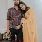 Yamini Singh Instagram - Happy birthday @anuragsrivastav01 bhaiya, mere liye aap sirf mera staff nahi balki mere liye mere bade bhai ek dost maa baap jaise rahe humesha, ab aapke liye kya maangu bhagwaan se, bhagwaan ne aapko mujh jaisi behen de di 😂😂 masti kar rahi hun, saath milke khoob aage badhenge bhaiya, love you bhaiya🥰🌎