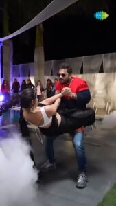 Yamini Singh Instagram - Garam godam Viral step karte samay gire @lakkievishwakarmachoreographer 🤣🤣🤣🤣🤣🤣 #khesarilal #yamini singh #bhojouri #viral #viralvideos