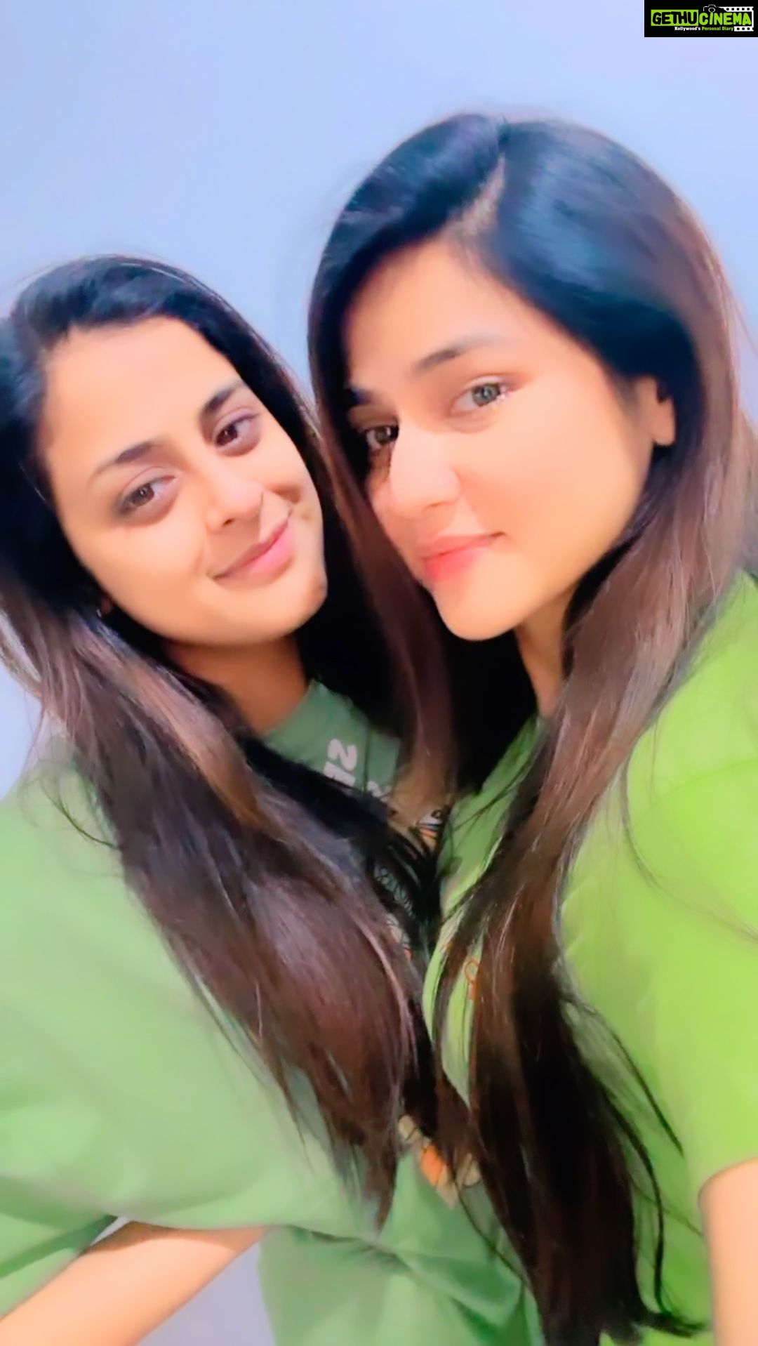 Yamini Singh Instagram - Wish you a very happy birthday sweetheart❤️🧿 और हाँ जब भी तेरा जी चाहे तुम पास मेरे आ जाना🤌