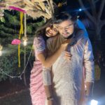 Yamini Singh Instagram - Happiest birthday to the most important person of my life ...!!!🥹🥹♥️😍😍😍🫰🏻🫰🏻🫰🏻♥️♥️♥️ my love my behena😎♥️..!!! May god bless you with everything you desire and peace and lots of fame and successs meri jaan🥹🥹😍😍😍😘😘♥️♥️♥️🫰🏻🫰🏻🫰🏻🫰🏻😍😍😍 ALWAYS AND FOREVER🥹😍♥️ pc- @singhsunita1225