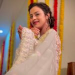 Yamini Singh Instagram - यामिनी 🤍 📸: @bablu_khan45 ♥️ #yaminisingh Gopiganj