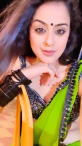 Yamini Singh Instagram - मेरी समस्त यात्राओं का अंतिम पड़ाव हो तुम , 
मेरे अंदर जगी हर ख़्वाइश का पूर्णविराम हो तुम … 🤍🦚

राधे राधे ♥️

#yaminisingh