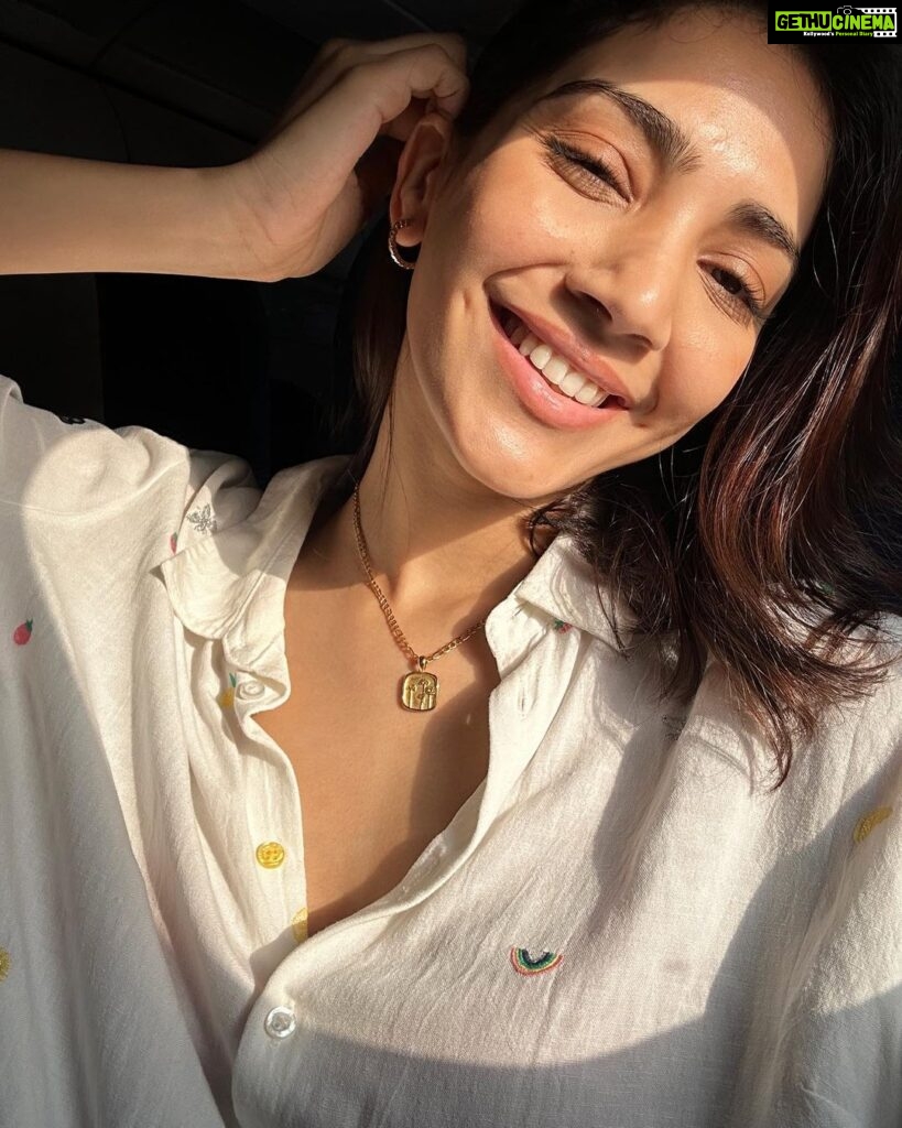 Yogita Bihani Instagram - Chapter : Life is beautiful 🫧🎡🤍🌄