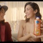 Yogita Bihani Instagram - #COLLAB with @nainabee for Vaseline cocoa glow @vaselineindia 🤎✌🏻#ad Worked with the best team for this one! ♥️ @anvita_dee @siddharthdiwan @kirandenzongpa @beezsharma @goodmorningfilms