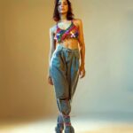 Yogita Bihani Instagram – Boom 💥💥💥

Shot by – @kapilcharaniya
Stylist – @jeevikab
Assistant stylist – @styleparvaars
MUA – @vibhagusain
Hairstylist – @nargis9052
Jewellery – @shealuxejewels
Top – @urbanic_in
Jeans – @storets
Shoes – @publicdesire