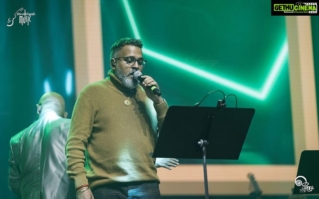 Yugendran Instagram - π€ @yugendranvasudevan during @ilaiyaraaja_offl 80 - Live Concert in Paris π«π· πΈ @anistan_photos_design #yugendranvasudevan #yugendran #singer #performance #liveconcert #paris #france #ilaiyaraaja #ilaiyaraaja80 #zenithlavillette Zenith Paris - La Villette