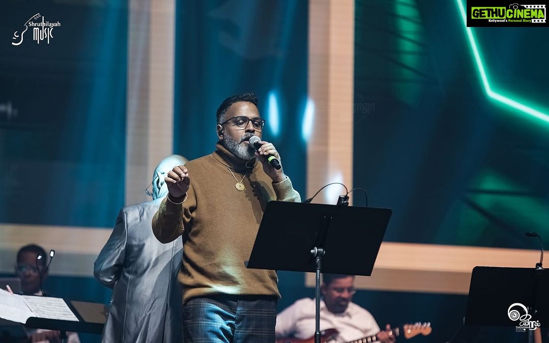 Yugendran Instagram - π€ @yugendranvasudevan during @ilaiyaraaja_offl 80 - Live Concert in Paris π«π· πΈ @anistan_photos_design #yugendranvasudevan #yugendran #singer #performance #liveconcert #paris #france #ilaiyaraaja #ilaiyaraaja80 #zenithlavillette Zenith Paris - La Villette