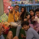 Yugendran Instagram – சின்ன சின்ன அன்பில் தானே ஜீவன் இன்னும் இருக்கு!

#ungalyugendran #TeamYugi #yugendranvasudevaninbb7 #smallboss