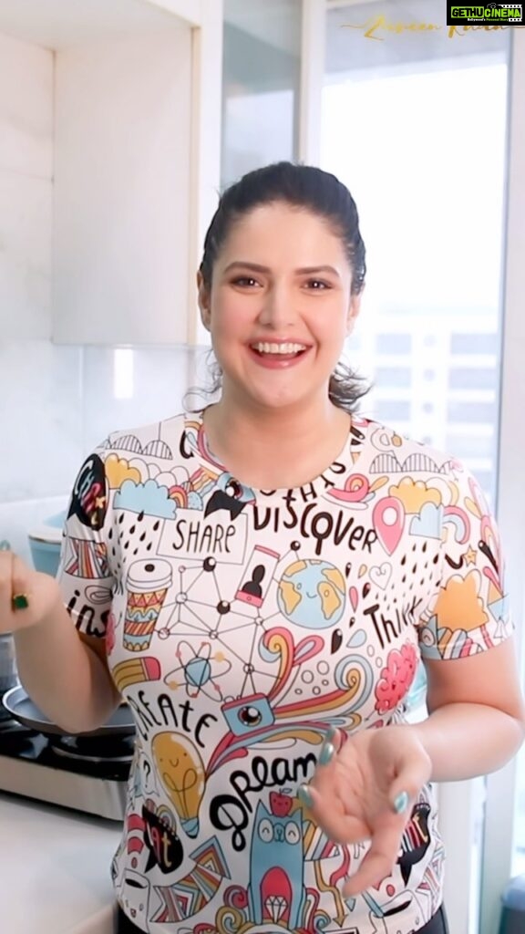 Zareen Khan Instagram - Sharing my fav go-to snack recipe which i learnt from my mommy dearest. Watch the full video only on my YouTube channel. LINK IN BIO . #ZareenKhan #Youtube