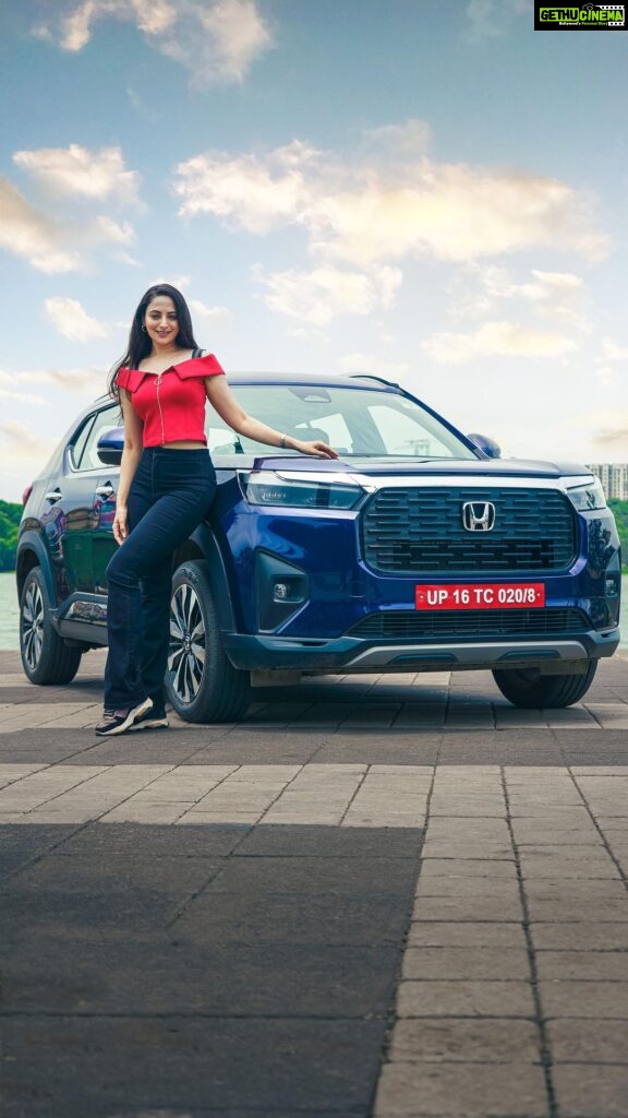 Zoya Afroz Instagram - So many aspects I like about this SUV! Here are my top picks that make the #HondaElevate the ultimate choice for city, highway commutes, and conquering adventurous terrains. @Hondacarindia #HondaElevate #YouAreTheChase #Ad