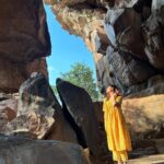 netri nisarg trivedi Instagram - Bhimbetka Caves! Google for more information! Swipe ➡️➡️➡️ Bhimbetka rock shelters