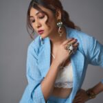 netri nisarg trivedi Instagram - Outfit : @rtee_couture Accessories & Purse : @stylewithdaksha_kashti MUA : @parthu_makeupofficial Hair : @divya_vaghela_1204 Captured by : @its_kishan_creation Stylist : @stylebydevang #styledbydevang