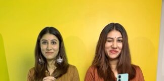 netri nisarg trivedi Instagram - Diwali ma offer ne free Gifts maley toh na thodi kehvay!! Happy Diwali with #oppo #oppoindia #oppogujarat #reelsvideo #viralreels #oppogujarat #advertisement #netritrivedi #actor #ahmedabad #mumbai #gujarat #gujaratifilms