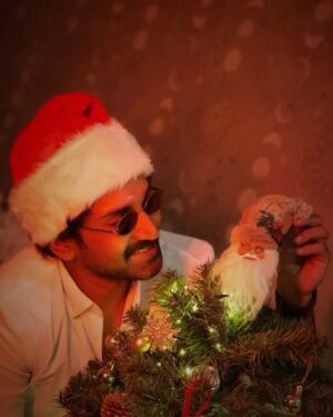 Aadhi Pinisetty Instagram - You Put the merry in my Christmas 🎄 🎅  Happy times ahead!
#merrychristmas #santa #christmasweek