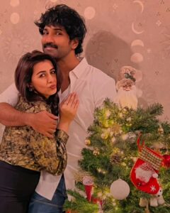 Aadhi Pinisetty Instagram - You Put the merry in my Christmas 🎄 🎅 Happy times ahead! #merrychristmas #santa #christmasweek