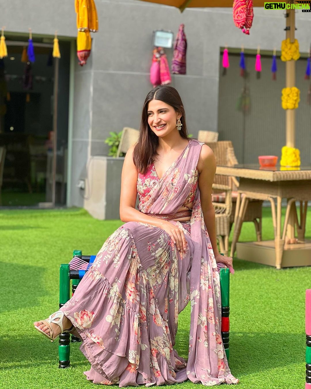 Aahana Kumra Instagram - Because Sundays are for sarees! π₯»π₯» π€ππΈππ #sareenotsorry #sunday . . . . #sundayfunday #sareelover #sundayvibes #sundaybumday #sundaymotivation #aahanakumra Vadodara, Gujarat, India