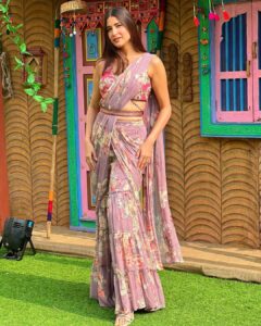 Aahana Kumra Instagram - Because Sundays are for sarees! 🥻🥻 🤌🙃🌸💕🌞 #sareenotsorry #sunday . . . . #sundayfunday #sareelover #sundayvibes #sundaybumday #sundaymotivation #aahanakumra Vadodara, Gujarat, India