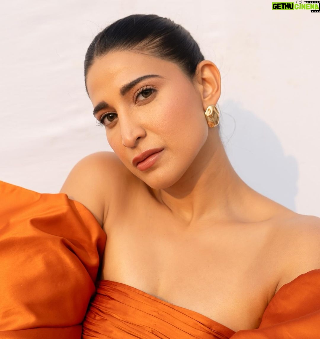 Aahana Kumra Instagram - The warmth of autumn ๐๐๐
#GQMOTY23 @gqindia Outfit : @maisonnikhilkolhe Jewellery : @e3kjewelry Heels : @oceedeeshoes Styling : @juhi.ali Make up : @malcolm_m_fernandes Hair : @nilamjadhav1086 . . . #gqmoty2023 #gqmoty #menoftheyear #gq #gqmagazine #alldressedup #redcarpet #redcarpetready Mumbai - เคฎเฅเคเคฌเค