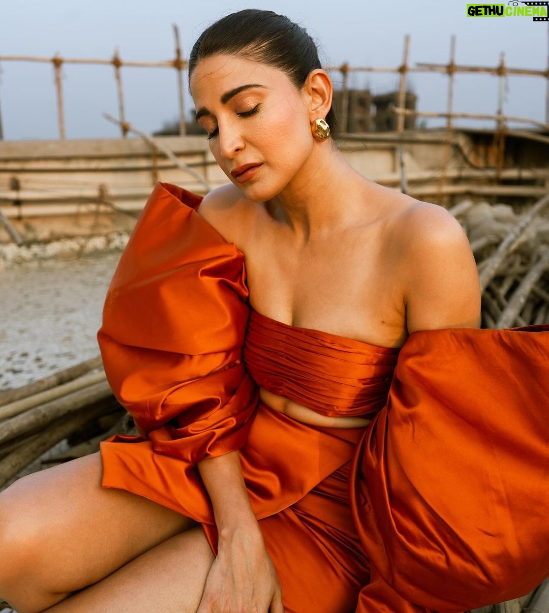 Aahana Kumra Instagram - Santra ๐ Claus is coming to town ๐งก๐๐คฃ #GQMOTY23 @gqindia #aboutlastnight Outfit : @maisonnikhilkolhe Jewellery : @e3kjewelry Heels : @oceedeeshoes Styling : @juhi.ali Make up : @malcolm_m_fernandes Hair : @nilamjadhav1086 . . . #gqmoty2023 #gqmoty #menoftheyear #gq #gqmagazine #alldressedup #redcarpet #redcarpetready Mumbai, Maharashtra