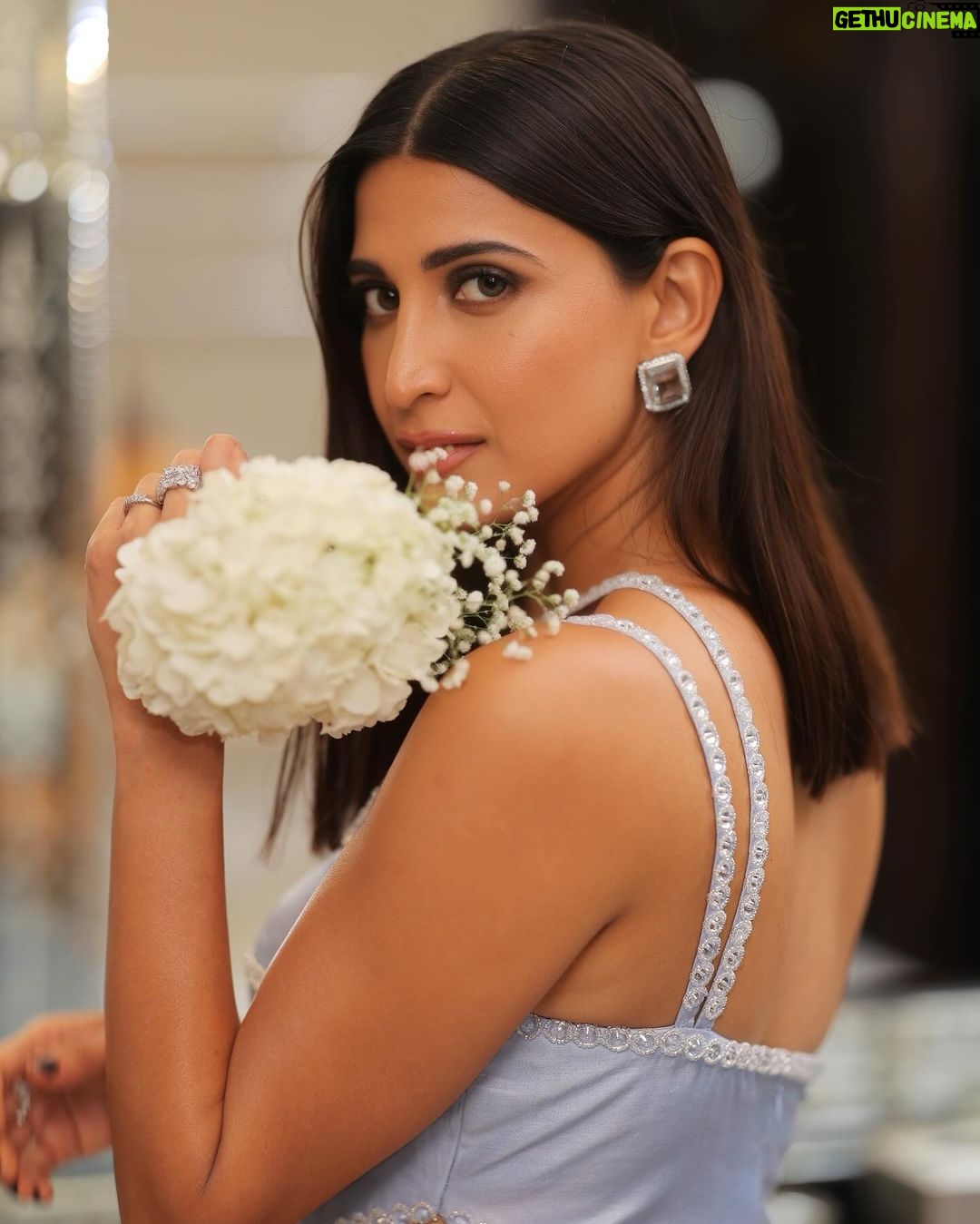 Aahana Kumra Instagram - Itโs giving bridesmaids ๐๐๐๐ #bridesmaids #tuesday . . . . #tuesdaymotivation #tuesdaythoughts #aahanakumra Mumbai - เคฎเฅเคเคฌเค