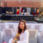 Aahana Kumra Instagram - A cold winter evening in Rajasthan🐪🌵🏜️❄️💕 The warmth of a beautiful audience! 🎭🌸💕🐪🏜️🦚 11 years of love for #SirSirSarla 🎭🌸 And the family that is @jairangam 💕🐪🏜️🦚🌸🎭 On a cold winter evening we performed #SirSirSarla to a packed audience after 10 long years at @jairangam in the open air theatre in @jawaharkalakendra 🌸🎭💕 Although it was freezing on the outside but our hearts were warm because of our beautiful audience who laughed, cried, hooted and loved us above all! @makaranddeshpandeofficial who has redefined love for us that it’s hard to express! But then, only that hasn’t been expressed yet is love 💕 Thank you for choosing me as your Sarla and my best mate @sanjaydadhich as my Phanidhar! 🎭😘 We also love you Keshav! 🙃🤪 A big shout out to our crew @bharat_more30 @rajiv2424 @amogh_phadake @shruti_rs @ranavikramsinghsodha 💪💕 And ofcourse @hema.gera and @manngera who have made us a part of your family! Jaipur is home because of you! 💕🐪🎭 @deepakgera714 is so so so proud of you! I love you! 💕🎭🌸🐪🏜️🦚 Jai Jairangam Theatre Zindabad #theatre #jaipurdiaries . . . . #theatrezindabaad #jaipur #rajasthan #aahanakumra #winter #wintervibes #winter #theatrediaries #winterevenings #jaipur JKK-Jaipur, Jawahar Kala Kendra