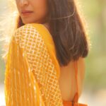 Aahana Kumra Instagram - Bas yun hi …. Basant ritu 🌞💛🌻🐝🌼🍂💛🌞 Feeling like an alphonso 🥭🥭🥭 #mondaymotivation . . . . #sun #sunshinegirl #sareelover #yellowmellow #sunshinelover #sunlover #sareenotsorry #saree #sareelove #justlikethat #monday #mondaymood #mondayvibes Mumbai - मुंबई
