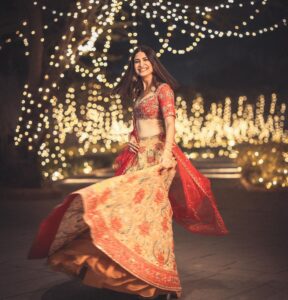 Aahana Kumra Instagram - This is what joy looks like! 🧨🪔❤️ Seldom in your life you find people who are selfless! ❤️ @harpreetbachher is one such hooman being! On the day of Diwali he set up his camera to take portraits of the families in our building! Everyone is dressed up during Diwali and many of us don’t get family portraits because of the chaos of the pooja and dinner that follows but he I managed to get beautiful portraits of everyone who turned up! Thank you Bachher Sabah for such a beautiful gesture! 🧨🪔❤️ #happydiwali 🧨🪔 #familyportraits . . . . #portriatphotography #portriats #diwali #diwali2023 #happydiwali2023 #aahanakumra Mumbai - मुंबई