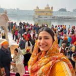 Aahana Kumra Instagram - Blessed.🌸Gratitude.🌞Love💕 Visited the Golden Temple after three long years! And all I can say is that I’m truly blessed and In gratitude 🙏🌸🧡🌞 Could’ve not asked for a better way to end the year 🧡🌞🍊 #harmandirsahib #goldentemple . . . . #goldentempleamritsar #amritsar #harmandirsahibji #gurugranthsahibji #winter #punjab #aahanakumra #gurunanakdevji #faith #hope #prayers #prayersforall Golden Temple Amritsar Punjab India