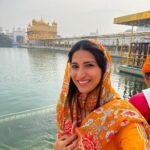 Aahana Kumra Instagram - Blessed.🌸Gratitude.🌞Love💕 Visited the Golden Temple after three long years! And all I can say is that I’m truly blessed and In gratitude 🙏🌸🧡🌞 Could’ve not asked for a better way to end the year 🧡🌞🍊 #harmandirsahib #goldentemple . . . . #goldentempleamritsar #amritsar #harmandirsahibji #gurugranthsahibji #winter #punjab #aahanakumra #gurunanakdevji #faith #hope #prayers #prayersforall Golden Temple Amritsar Punjab India