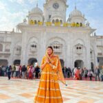 Aahana Kumra Instagram - Blessed.🌸Gratitude.🌞Love💕 Visited the Golden Temple after three long years! And all I can say is that I’m truly blessed and In gratitude 🙏🌸🧡🌞 Could’ve not asked for a better way to end the year 🧡🌞🍊 #harmandirsahib #goldentemple . . . . #goldentempleamritsar #amritsar #harmandirsahibji #gurugranthsahibji #winter #punjab #aahanakumra #gurunanakdevji #faith #hope #prayers #prayersforall Golden Temple Amritsar Punjab India