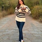 Aahana Kumra Instagram - Of palaces and peacocks 🦚💕🌞🌸🏜️🐪 The winter sun ❄️🌞 The winter run 🏃‍♀️🌞 Jaipur! We are not done! 🐪❄️🦚❣️🏜️🌸💕 #jaipurdiaries #pinkcity . . . . #palaces #jaipur #rajasthan #peacocks #aahanakumra #wintersun #winter #winters #aahanakumra #wintervibes #tuesday #tuesdaythoughts Jaipur - The pink city