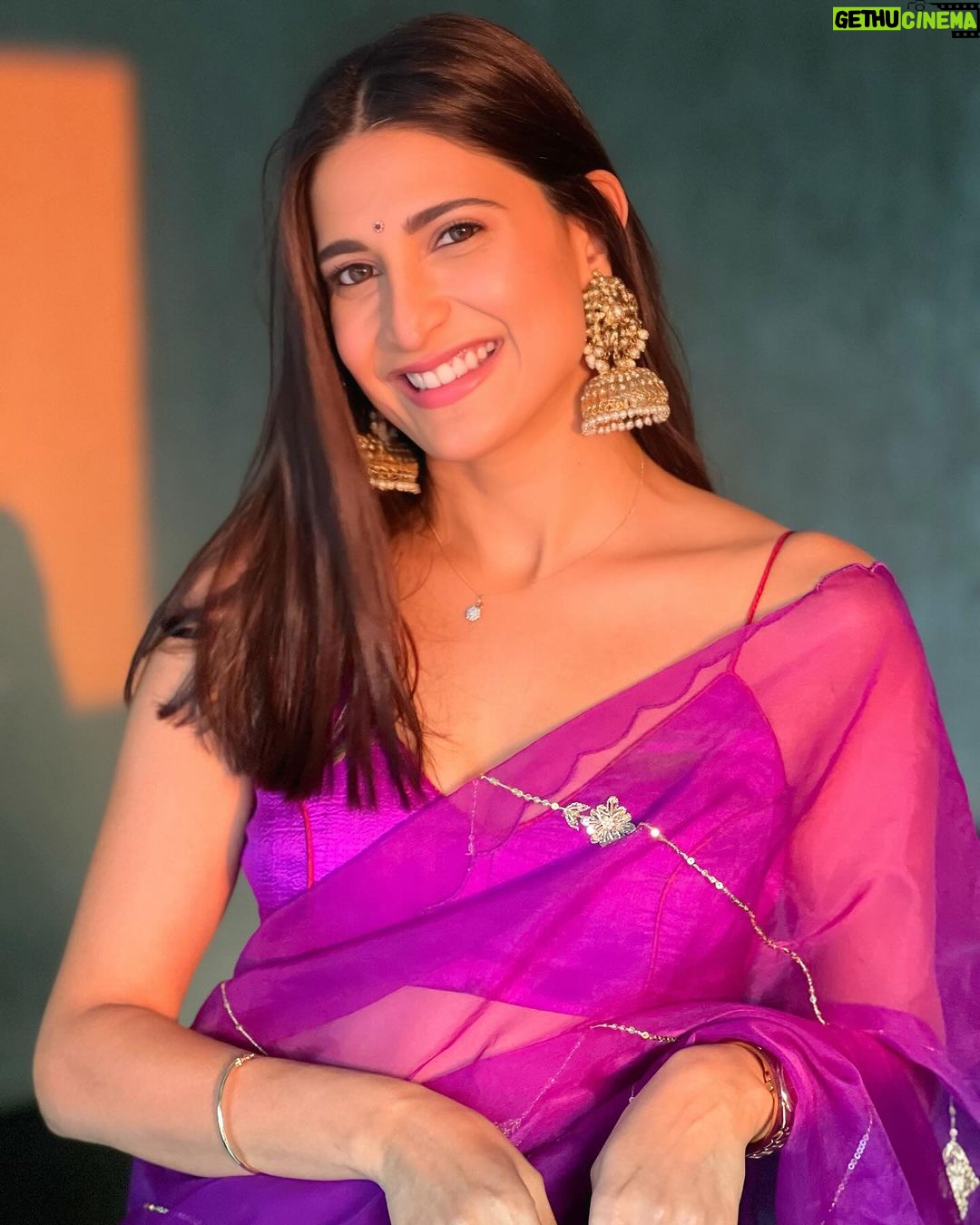 Aahana Kumra Instagram - Being all purplelicious ๐๐๐๐ #weddingseason #wednesdaymood . . . . #purple #purpleaesthetic #sareenotsorry #sareelover #wedding #shaadiseason #shaadi #aahanakumra #saree Mumbai - เคฎเฅเคเคฌเค
