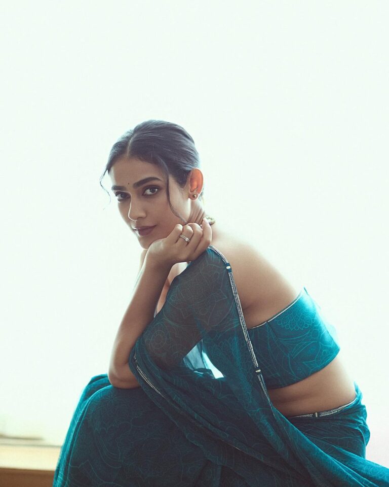 Aakanksha Singh Instagram - 🩵🩵🩵🩵 Outfit : @1717_designerwear Styled by: @_mohitapandey_ Muah : @makeup.artist.anusha 📸 @gohil_jeet #aakankshasingh