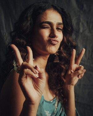 Aakanksha Singh Instagram - “Happy. Unbothered. Disciplined. Glowing.”