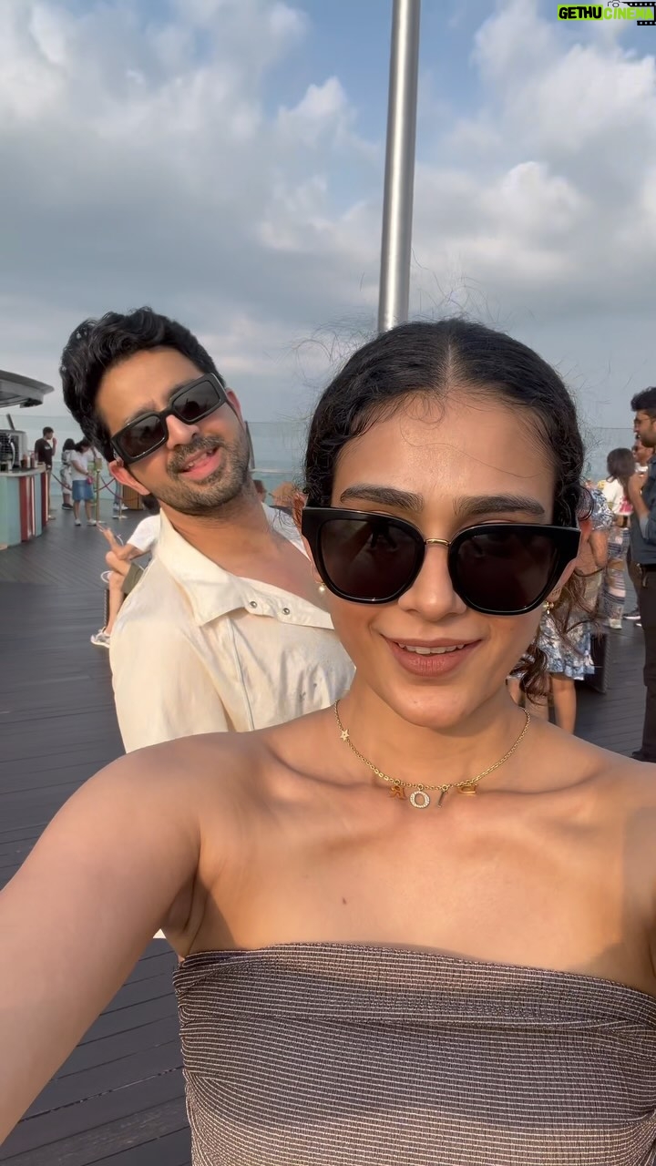Aakanksha Singh Instagram - Travel + family = 🤍