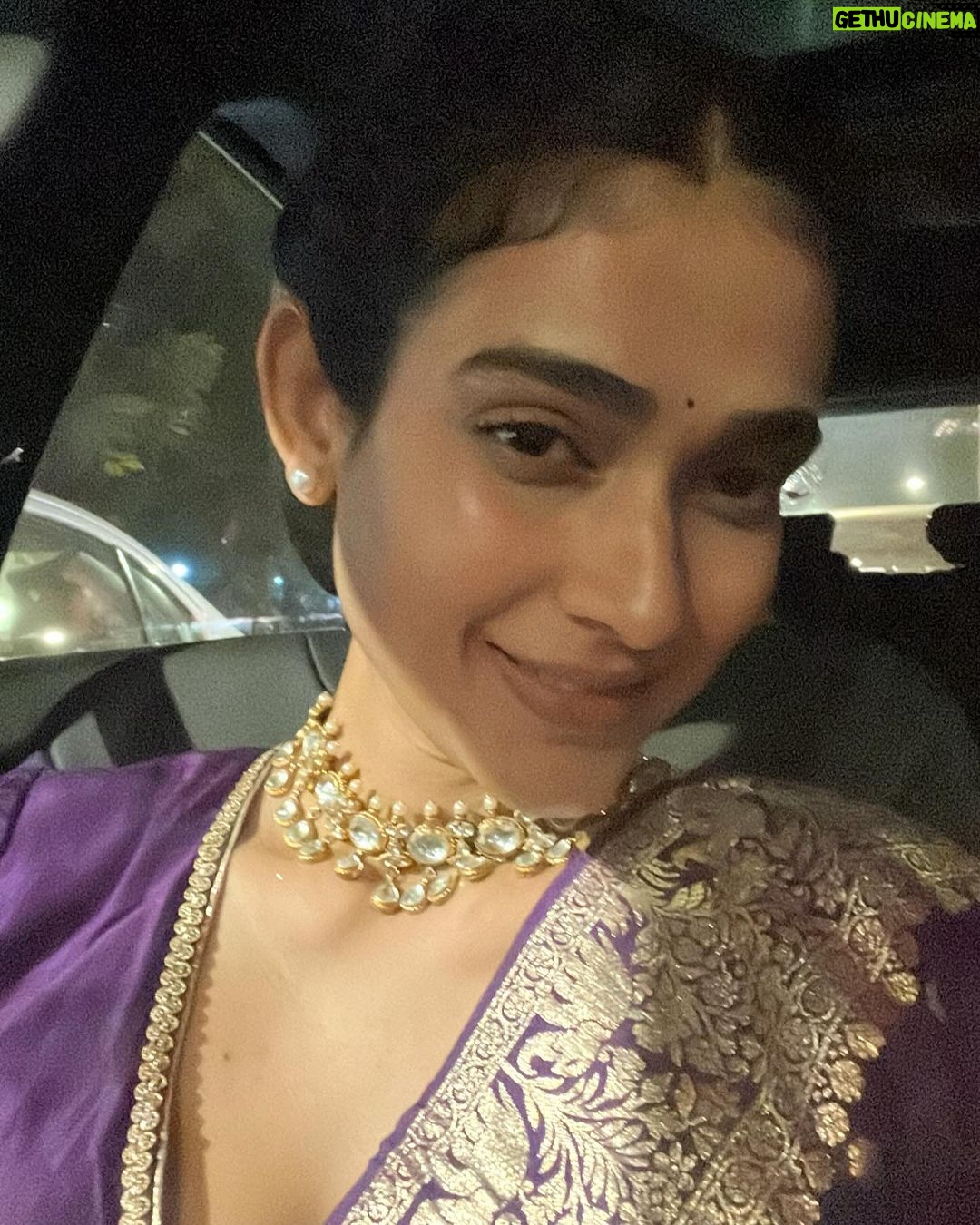 Aakanksha Singh Instagram - To the season of festivities,weddings,loads of sweets & my love for sarees 🥂💁🏻♀️💜